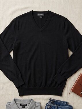 Club Monaco Men’s 100% Italian Merino Wool V-Neck Sweater Black Size M